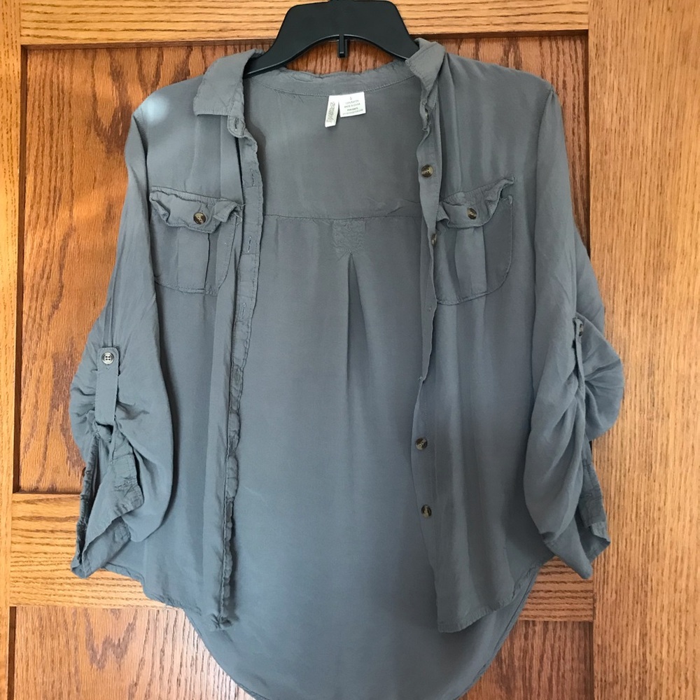 Passport button down